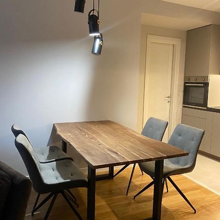 Apartman Vt Central Point 포드고리차 외부 사진